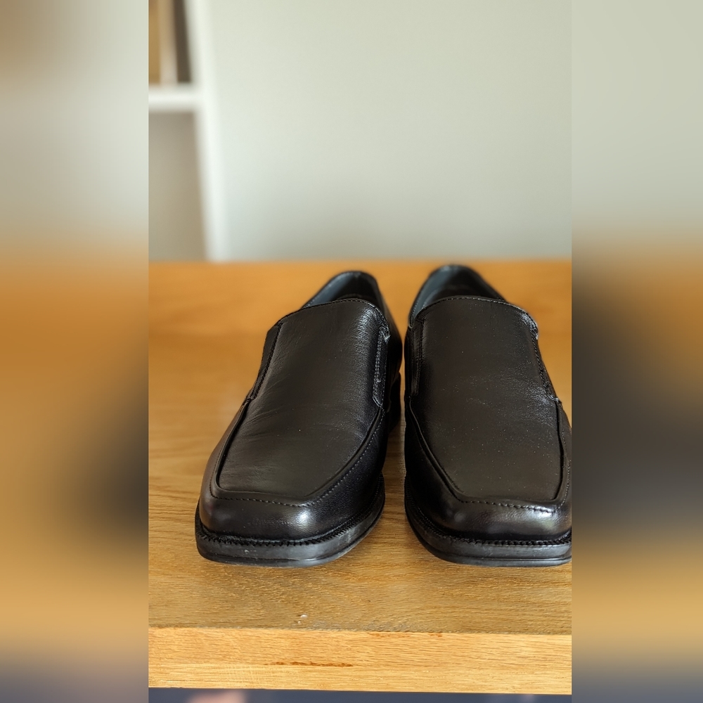 Men's black Logan Hill loafers size 9
